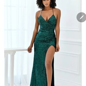 Sequined Deep Green Spaghetti-Strap Prom Gown